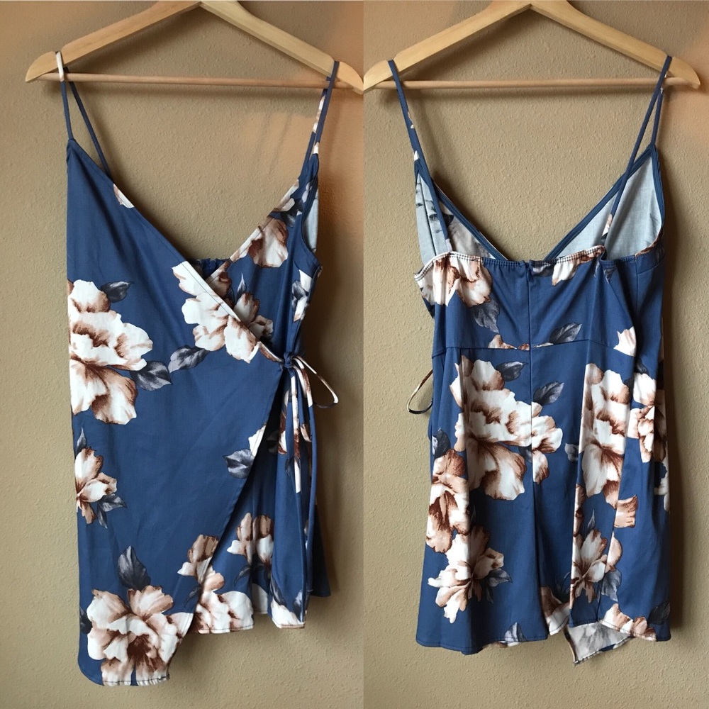 "Blue Crush" Floral Romper - Picture 4 of 4